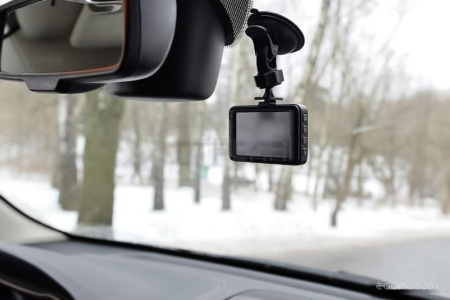 Автомобильный видеорегистратор DIGMA FreeDrive 118