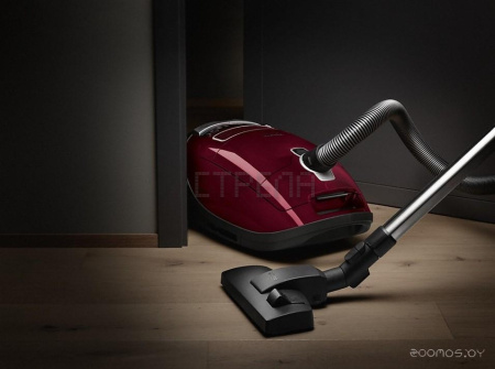 Пылесос Miele Complete C3 SGDA3 (ежевичный красный)