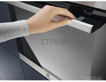 Электрический духовой шкаф Electrolux SurroundCook FLEX 600 EOF3H40BX