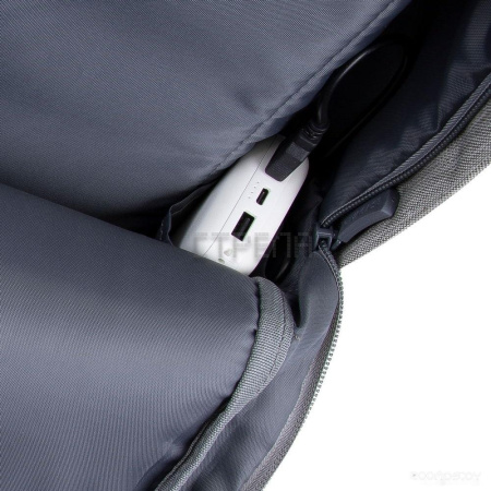 Городской рюкзак RIVACASE 7562 (серый/синий)