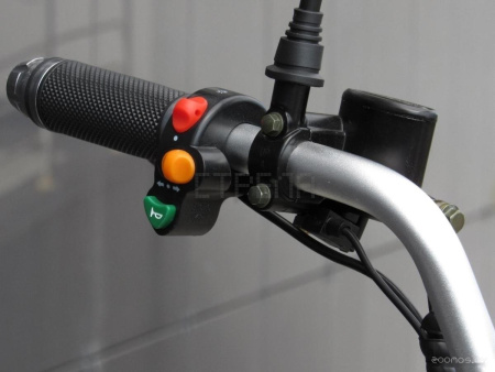 Электроскутер Yakama АР-Н008-3 (красный)