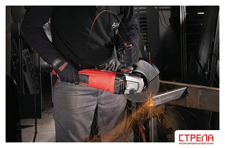 Угловая шлифмашина Milwaukee AGVK24-230EK 4933451413