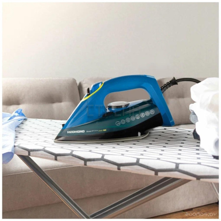 Утюг Redmond RI-C287